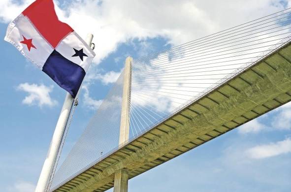 Panamá puente del mundo corazón del universo