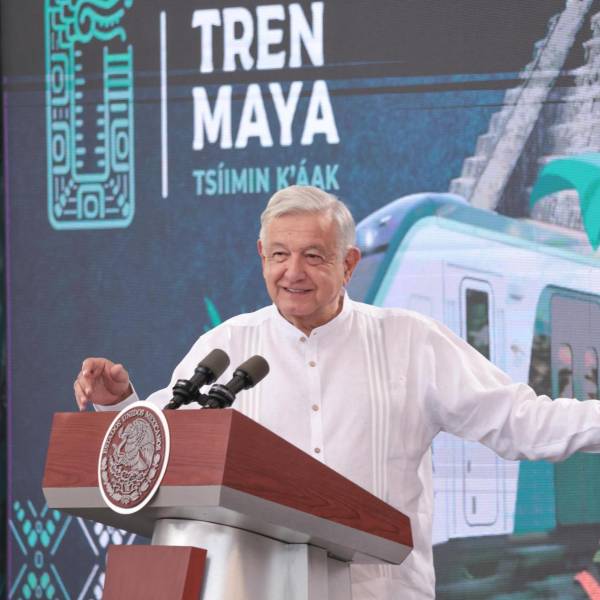 López Obrador inaugura primer tramo del Tren Maya entre críticas de