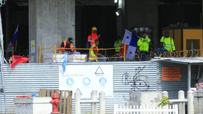 Las protestas fueron durante el mediodía de este 12 de febrero en la construcción del nuevo Hospital del Niño.