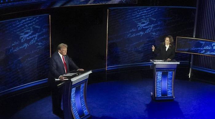 El candidato presidencial republicano Donald J. Trump y la candidata presidencial demócrata a la vicepresidencia de EE.UU. Kamala Harris durante el debate presidencial organizado por ABC News.