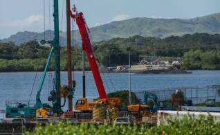 La construcción de las primeras pilastras permanentes son vistas como los trabajos más complejos del cuarto puente.