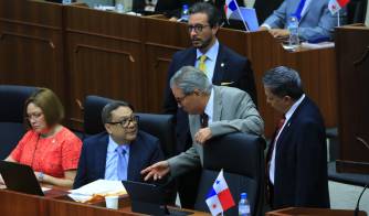 En la discusión han participado el director general de la CSS, Dino Mon; el ministro de Salud, Fernando Boyd Galindo, y el viceministro de Finanzas, Fausto Fernández.