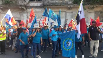 ‘No descartamos una huelga indefinida con cierre de calles en todo el país’, dijo Ábrego.