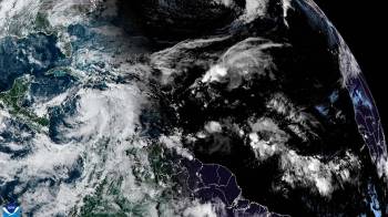 Imagen cedida por el Centro Nacional de Huracanes del pronóstico de cinco días del paso de la tormenta Rafael por el Caribe hacia el Golfo de México.