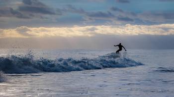 El Circuito Nacional de Surf 2025 tendrá cinco diferentes estaciones distribuidos en diversos puntos del país.