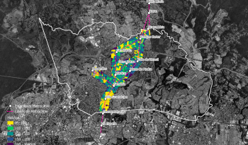 Este mapa muestra la densidad de población en las manzanas que se encuentran a 300 metros del trazado propuesto para el Metrocable en el sector de San Miguelito. Esta propuesta de trazado es un híbrido entre la propuesta del Plan Maestro del Metro de Panamá y el estudio PRISMA de 2019.