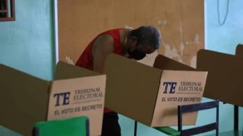 Los panameños elegirán al nuevo presidente y al vicepresidente de la República y 20 diputados para el Parlamento Centroamericano.