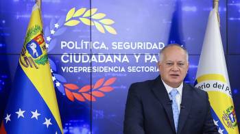 Foto distribuida por el Ministerio del Interior y Justicia de Venezuela muestra al ministro del Interior de Venezuela, Diosdado Cabello, hablando durante una conferencia de prensa en Caracas el 6 de enero de 2025.