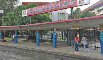 Los estudiantes fueron detenidos en la madrugada de este 15 de noviembre tras salir de la universidad.