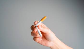 En Panamá se tienen leyes muy estrictas relacionadas con el consumo del cigarrillo en el que no se puede fumar en ningún espacio abierto.