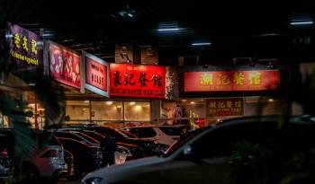 Plazas enteras lucen extensos letreros escritos en caracteres chinos. Es evidente la difusión que ha logrado la gastronomía china, sobre todo, en la ciudad de Panamá.