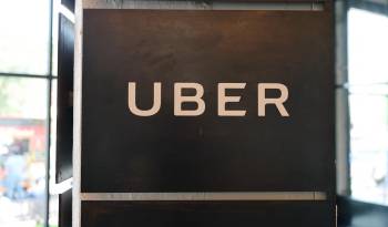 Los usuarios que pagan con tarjeta de crédito o débito en Uber, reportan que al solicitar el servicio se reflejan cargos a la cuenta bancaria.