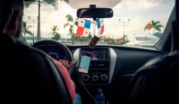 Desde 2014, Uber opera en Panamá siendo el primer país de Centroamérica y el quinto en la Latinoamérica.