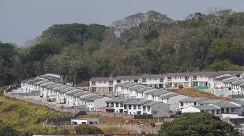 Fotografía de residenciales en la localidad de La Chorrera (Panamá).