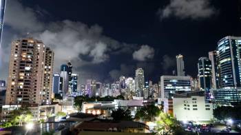 Sobre la ciudad de Panamá se prevén aguaceros para esta noche.