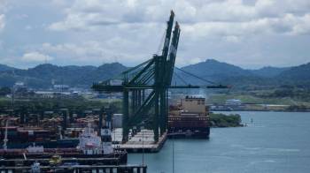 El valor total de la transacción, incluidos los puertos de Panamá, se acordó en $22.8 mil millones y se espera que esté concretada para el 2 de abril.