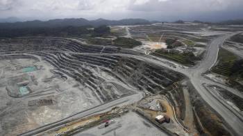 Fotografía aérea del proyecto Minera Panamá, filial de la canadiense First Quantum Minerals (FQM), el 10 de diciembre de 2023, en Donoso (Panamá).