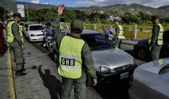 El candidato antichavista Daniel Ceballos había pedido “mantener abierta” la frontera entre la nación caribeña y Colombia.