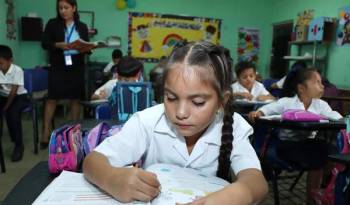 Panamá inició la implementación de la Ley 374 del 3 de marzo de 2023, que establece la enseñanza obligatoria de la educación financiera en los colegios.
