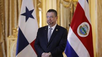 El presidente de Costa Rica, Rodrigo Chaves Robles, durante una visita a Panamá.