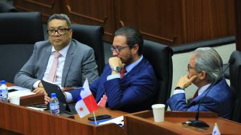 En el debate han participado el director de la CSS, Dino Mon; el viceministro de Finanzas, Fausto Fernández, y el ministro de Salud, Fernando Boyd Galindo.