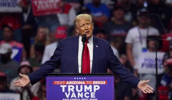 El candidato presidencial republicano Donald J. Trump en un mitin electoral en Glendale, Arizona,