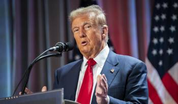 El presidente electo de Estados Unidos, Donald Trump, habla durante una reunión con los republicanos de la Cámara de Representantes en el hotel Hyatt Regency en Washington, DC, Estados Unidos, el 13 de noviembre de 2024.