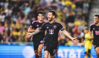 Lionel Messi celebra un gol frente al Columbus Crew.