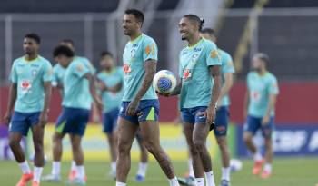 La selección de Brasil durante un entrenamiento.