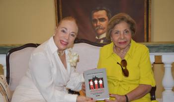 La magistrada Carmela De Orbegoso Russell del Perú y la Gobernadora, Mayín Correa.