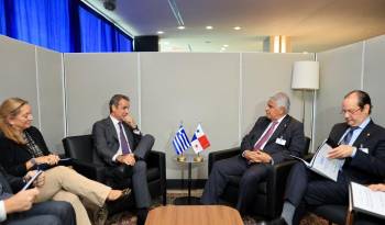 Mitsotakis y Mulino, en su reunión bilateral, hablaron sobre los proyectos del Canal de Panamá y la industria marítima