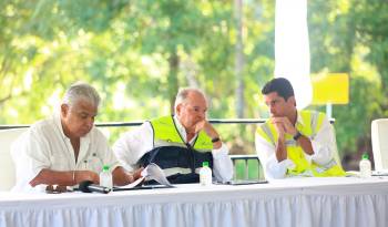 El presidente y altos funcionarios del Gobierno visitan obras del cuarto puente sobre el Canal.