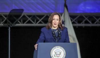 La vicepresidenta de EE. UU., Kamala Harris, se dirige a la 60 Bienal Internacional de Boule de Sigma Gamma Rho Sorority Inc. en el Centro de Convenciones George R. Brown en Houston, Texas, EE. UU., el 31 de julio de 2024.