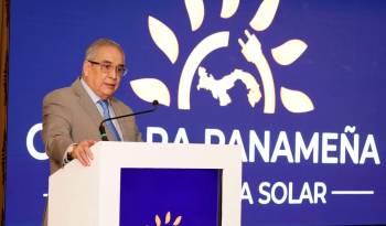 El secretario de Energía, Juan Manuel Urriola, durante el foro organizado por la Cámara Panameña de Energía Solar.