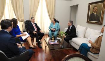 Orillac recibió en el Palacio de Las Garzasa a la embajadora de Estados Unidos, Mari Carmen Aponte, y el subsecretario Adjunto para América Central de la Oficina de Asuntos del Hemisferio Occidental, Eric Jacobstein.