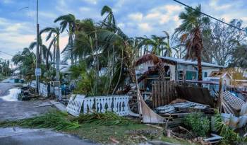 Una residencia en Florida después del paso del huracán Milton.