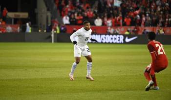 El panameño, Kahiser Lenis, durante el partido contra Canadá.