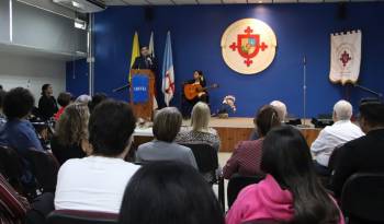 El profesor Francisco Blanco, rector de la USMA, durante la presentación de La Antigua, evento ocurrido en el Aula Magna de este centro de estudios superiores.