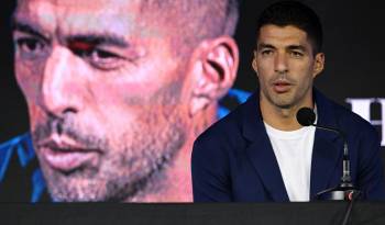 Luis Suárez durante la conferencia de prensa en la que anunció su retiro de la selección de Uruguay.