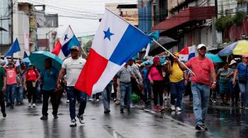 Las manifestaciones se desarrollaron sin incidentes, con excepción de Colón y la Universidad de Panamá, donde hubo choques entre manifestantes y la Policía.