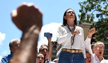 ‘Venezuela vive días decisivos (...). Sabemos que contamos con el apoyo de los pueblos de las Américas’, dijo Machado.