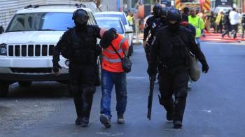 La Polícia Nacional realizó arrestos a miembros del Suntracs que llevaron a acabp una protesta en la Avenida Balboa .