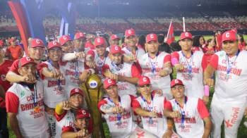 El equipo de Coclé se coronó bicampeón del torneo.