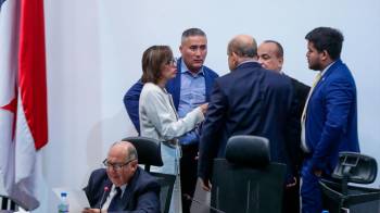 La comisión estuvo reunida a puertas cerradas durante la tarde.