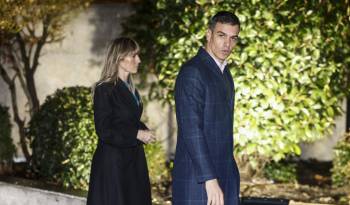 Imagen de archivo del presidente del Gobierno de España, Pedro Sánchez y su esposa, Begoña Gómez.