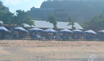 La playa Pandawa es uno de los atractivos turísticos de Bali ,en la que el visitante puede conocer sobre la cultura balinés.