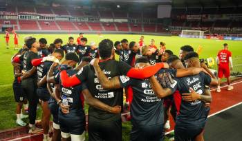 La Selección Nacional de Panamá previo a uno de sus entrenamientos en el estadio Rommel Fernández.