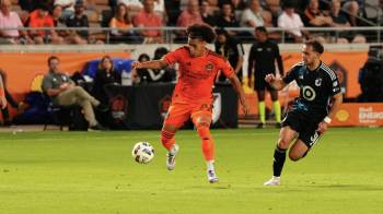 El panameño Adalberto Carrasquilla durante un partido con el Houston Dynamo.