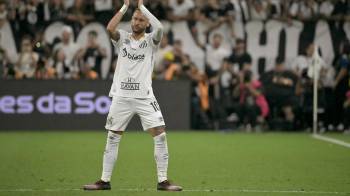 El propio jugador, de 33 años, vivió con mucha emoción desde casa cuando Dorival Jr. mencionaba uno a uno la convocatoria de 23 jugadores.