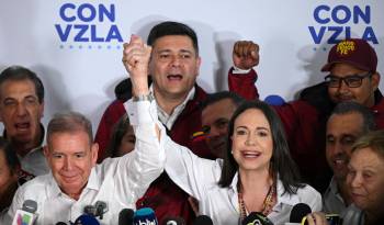 Edmundo González Urrutia y María Corina Machada desde el comando Con Venezuela.